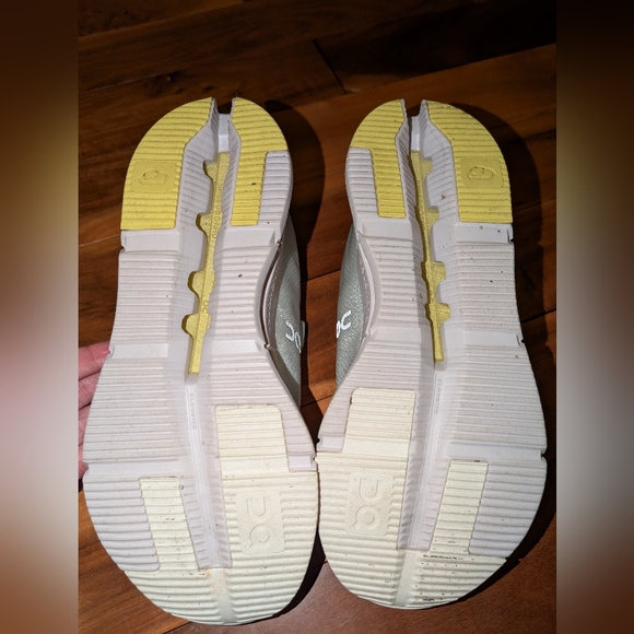 ON Cloud running cloudnova wrap leaf cumin 9.5 41 - Picture 4 of 8